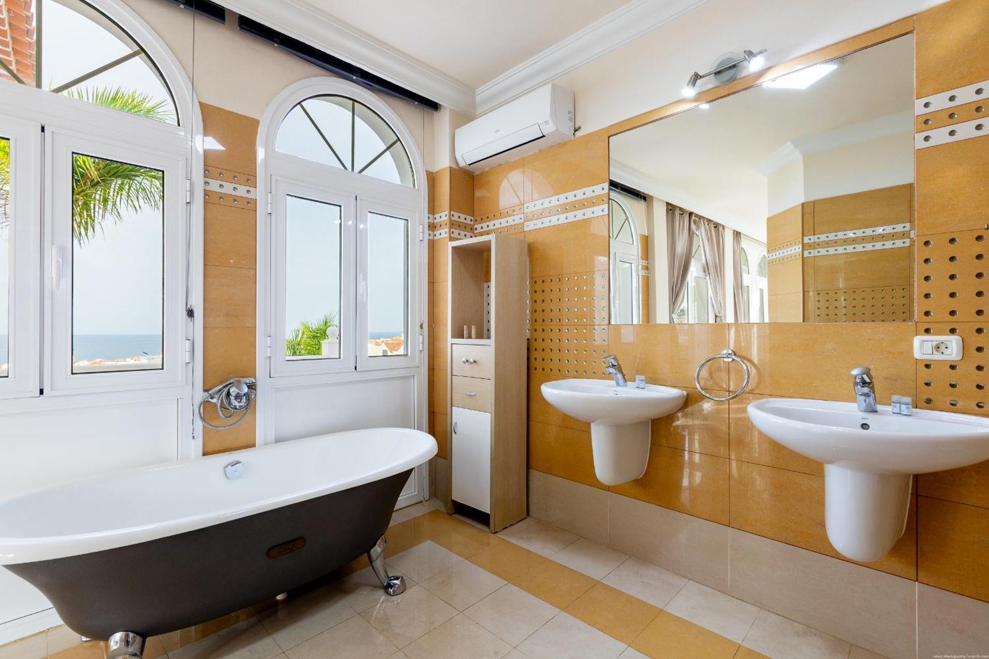 Villa Ocean Palm, Heated Pool! Costa Adeje  Buitenkant foto